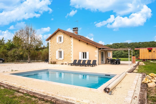 Casa a Hautefort con Piscina e Natura