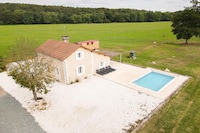 Casa a Hautefort con Piscina e Natura