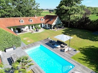 Charmante Villa mit schönem Swimmingpool in Bellegem.
