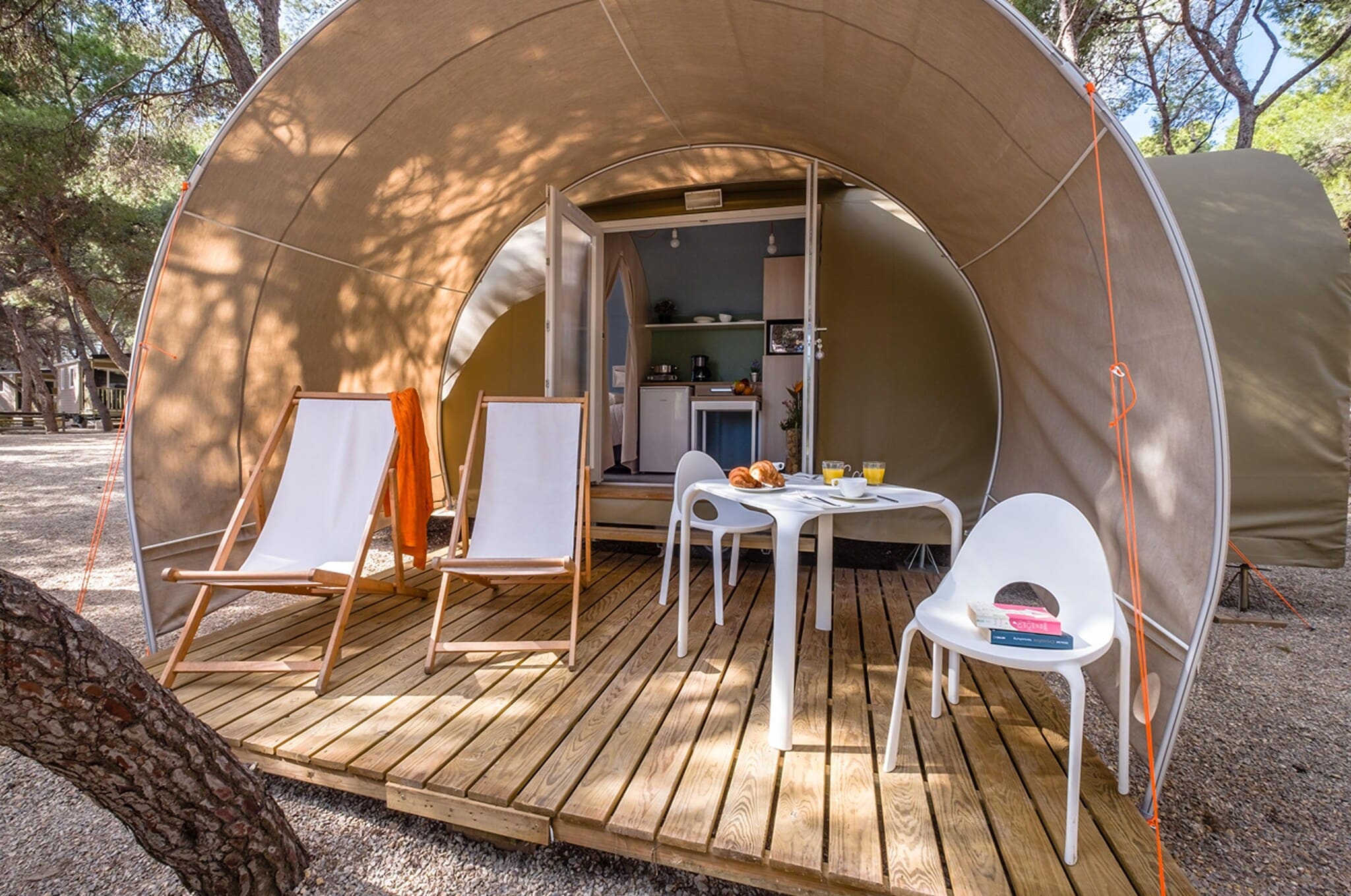 amazon basic zelt Amazon's Selling a Glamping Tent With Skylights, So You Can Stargaze From Your Yard Ferienwohnung Campingplatz Schöning – Adult Pant Size:40