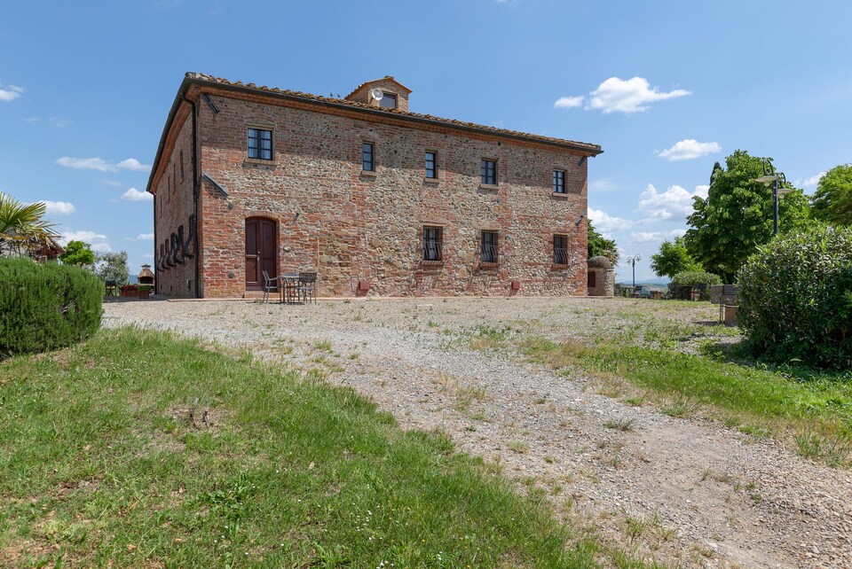 Nice apartment with swimming pool, Peccioli