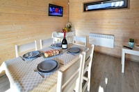 Huisje bij Sianożęty Strand met Sauna