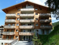 Flat in Nendaz with Ski-In/Ski-Out Access