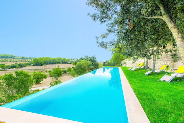 Villa in Lloret met Zoutwaterzwembad