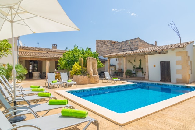 Rustieke villa in Maria de la Salut met zwembad