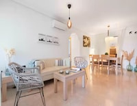 Appartement in Cala Antena met Zwembad & BBQ