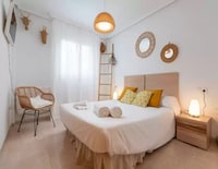 Appartement in Cala Antena met Zwembad & BBQ