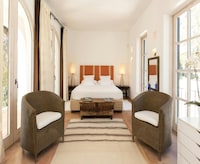 Villa in Ibiza met Zwembaden en Tennisbaan