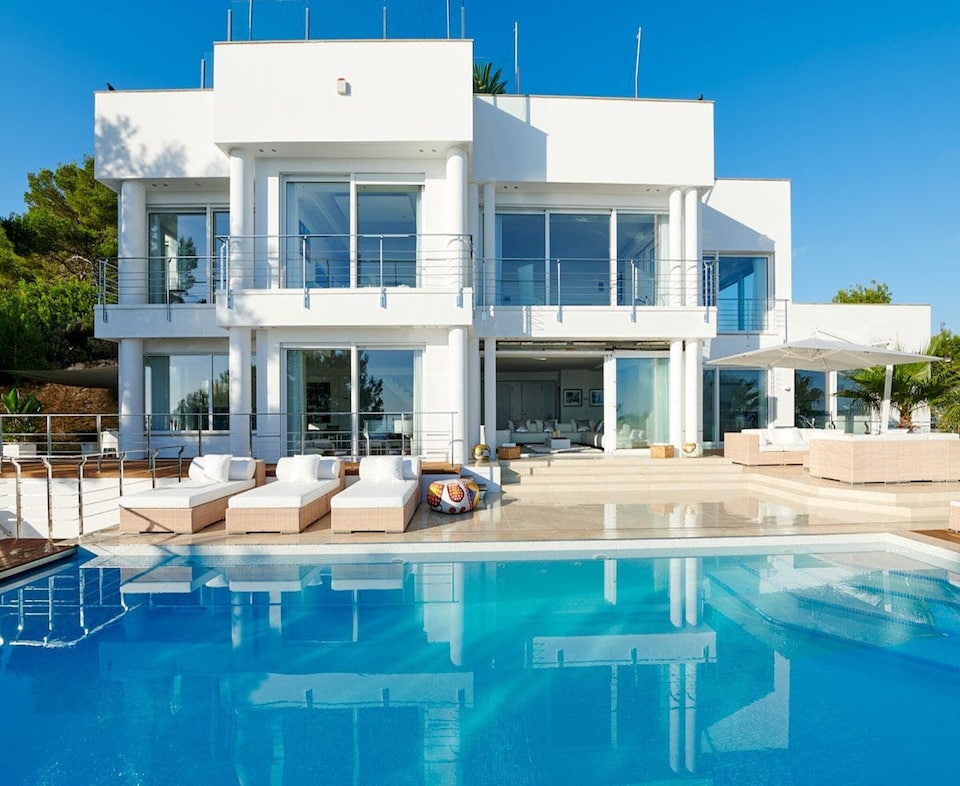 Villa in Ibiza mit Pool und Meerblick, Siesta