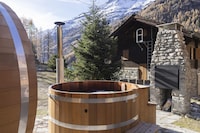 Lavish apartment with sauna