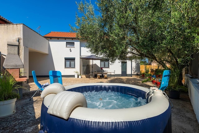 Adorable home with private garden and bubble bath