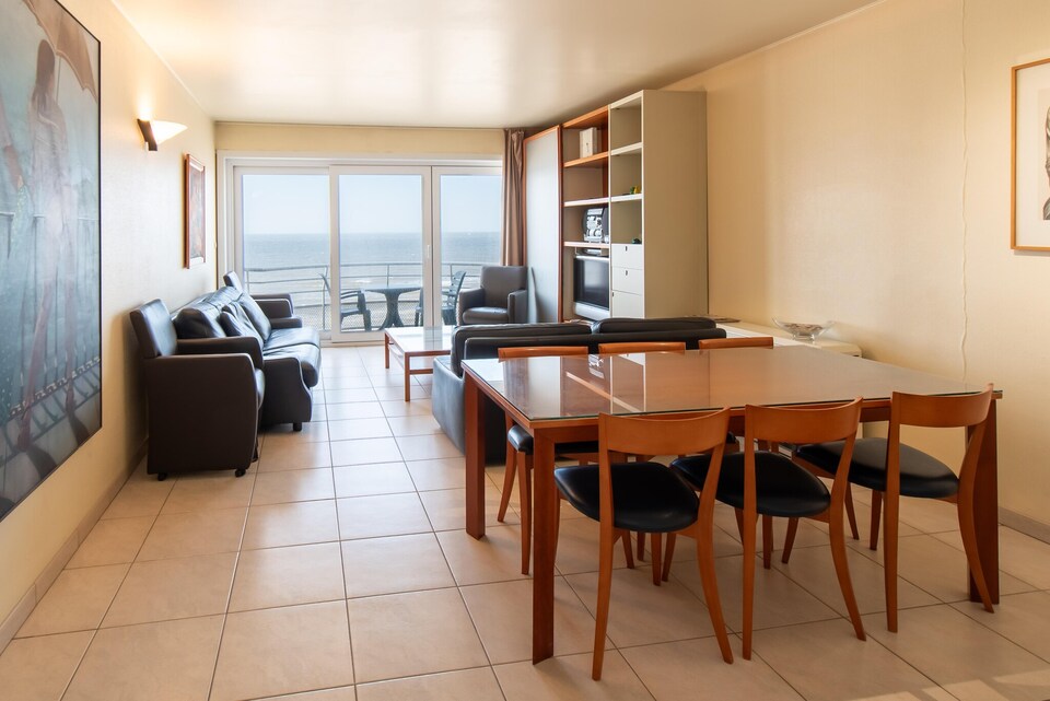 Apartment in Mariakerke with Stunning Sea Views, Ostend