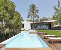 Villa in Ibiza bij Cala Salada Strand