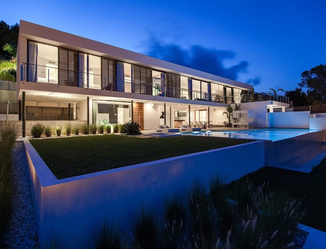 Villa in Ibiza met Infinity Pool en Zeezicht