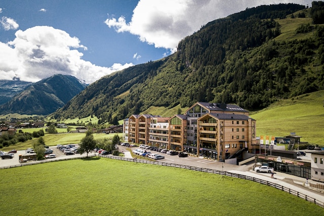 Modern apartment 100 m from ski area