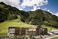 Modern apartment 100 m from ski area
