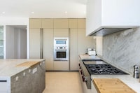 Villa op Ibiza met Zeezicht & Zwembaden