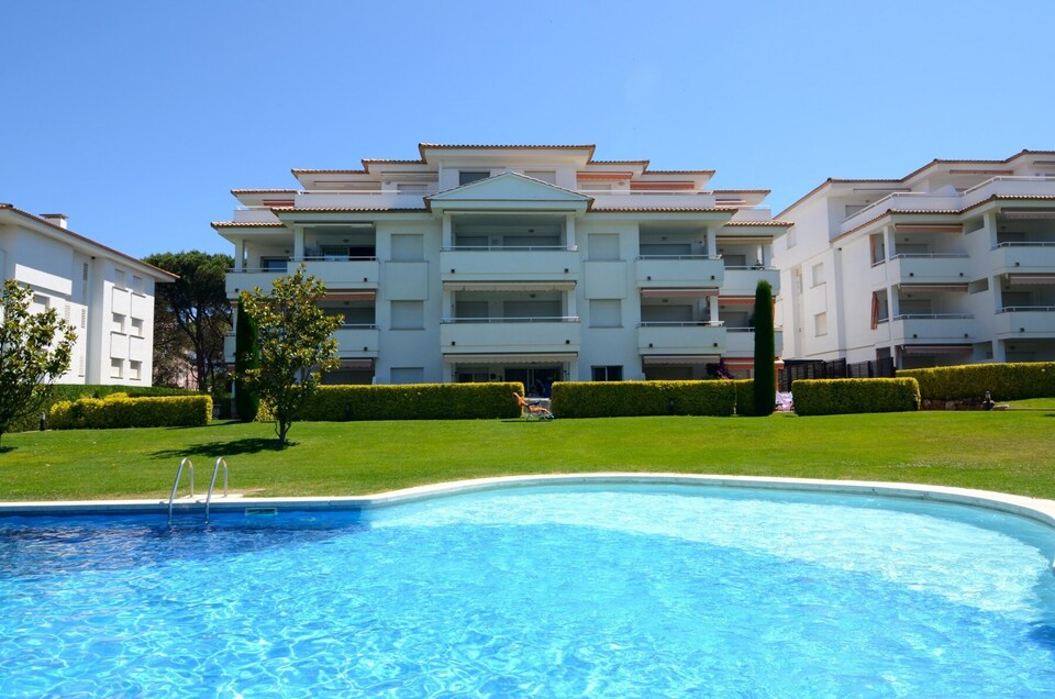 Appartement in Pals bij Golf en Strand, Pals