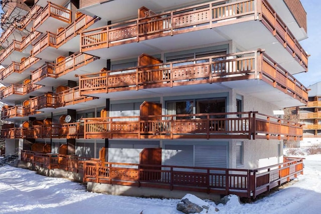 Alpine Retreat with Balcony