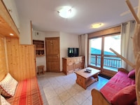 Apartment in Les Deux Alpes with Mountain Views