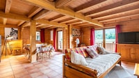 Chalet in Morillon mit beheiztem Pool