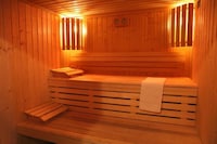 Chalet in Morillon mit beheiztem Pool