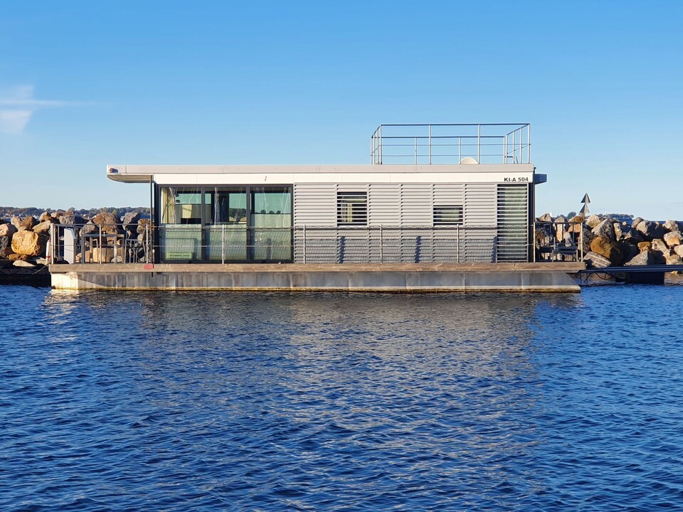 Hausboot in Laboe an der Kieler Foerde, Laboe