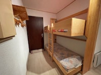 Moderne Wohnung im vierten Stock