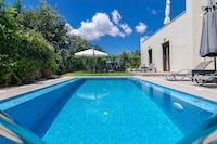 Villa in Gallos hat 4 Schlafzimmer