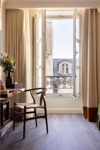 Palais Bourbon Hotel – Zimmer 14 – 2P – Invalides