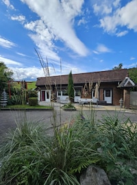 Casa rural en Bélgica con jardín verde