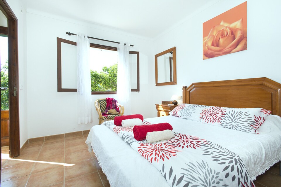 Villa en España cerca de Puerto Pollensa, El Vilà
