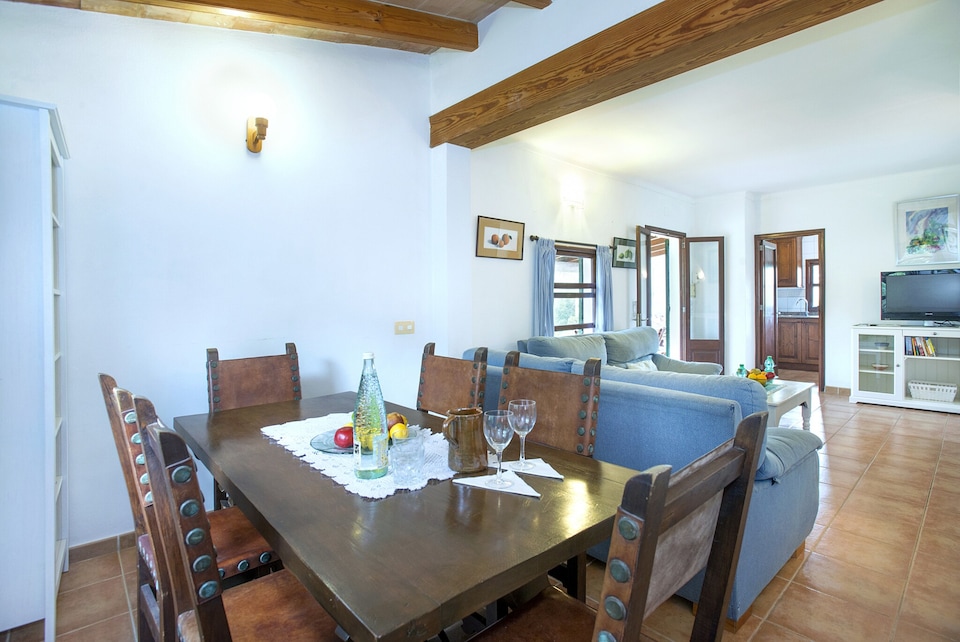 Villa en España cerca de Puerto Pollensa, El Vilà