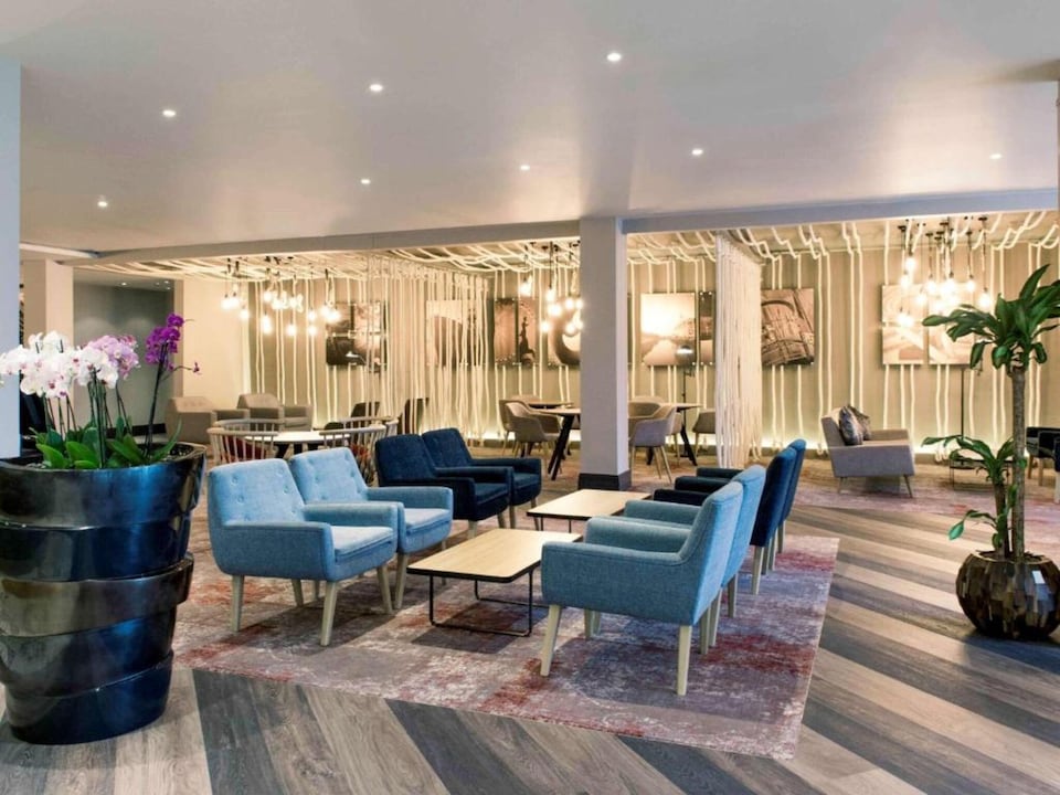Sunday Cardiff Holland House & Spa Queen Rm & view, Cardiff