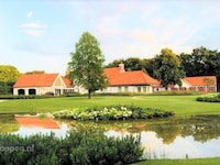 Villa in Weert met Privézwembad & Tennisbaan