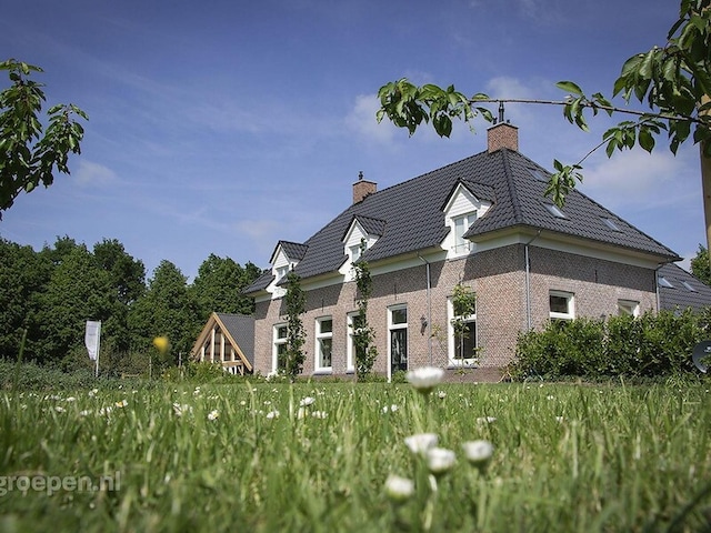 Boerderijvilla in Overijssel met Wellness Tuin