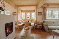 Chalet by Grundlsee near Ski Slopes