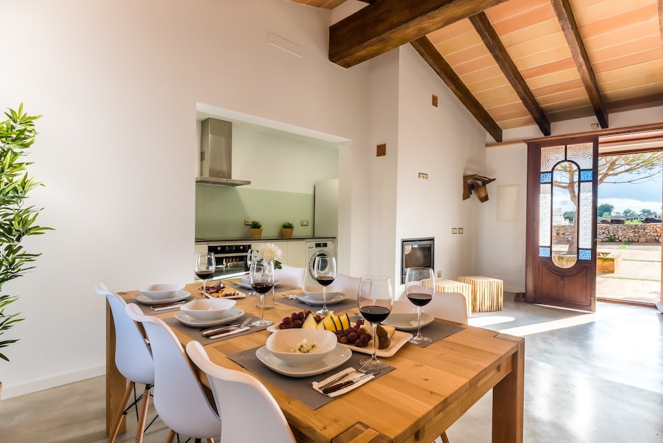 Elegant Retreat with Private Pool, Manacor