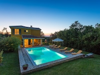 Villa in Montižana mit Pool am Mirna-Fluss