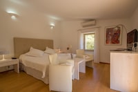 Finca en Alcudia con piscina XXL y viñedos