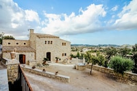 Villa in Lloret mit Bergblick und Pool