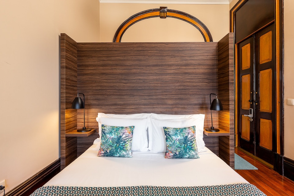 Well-maintained air conditioned studio in Porto, Oporto