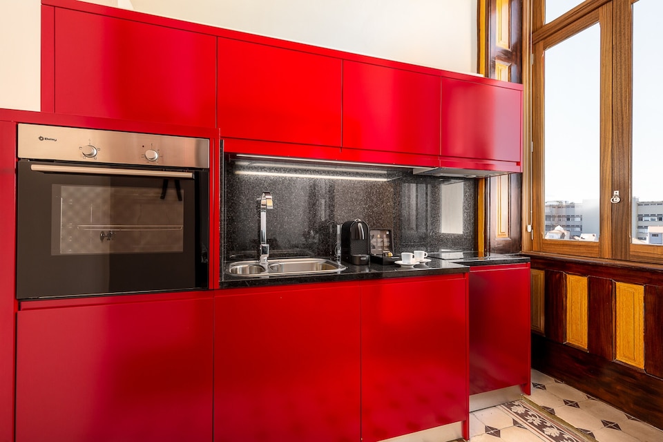 Well-maintained air conditioned studio in Porto, Oporto