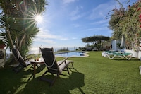 Villa an der Costa Brava mit Meerblick & Pool
