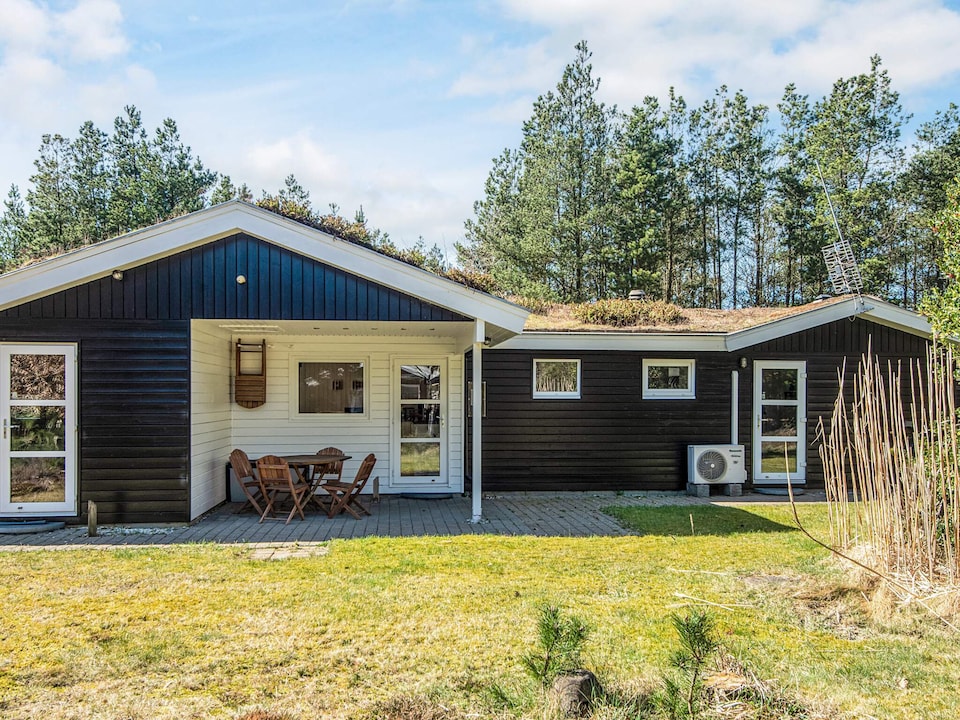 6 person holiday home in Blokhus, Jammer Bay