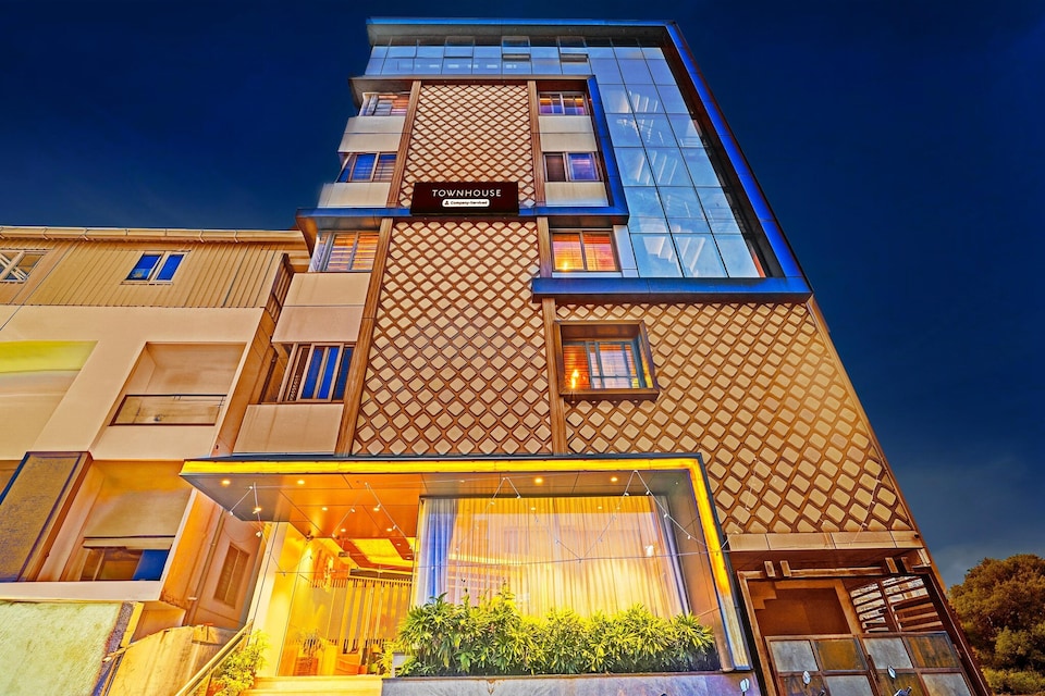Cozy Deluxe Stays at Indiranagar Bangalore, Bengaluru