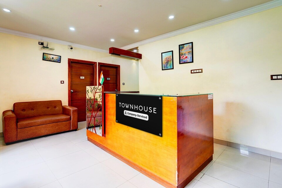 Super Townhouse MG Road Near Commercial Street, Bengaluru