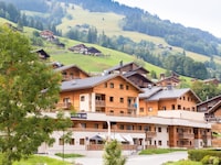 Wohnung in Beaufort mit Spa und Bergblick