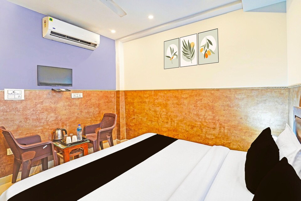 Cozy Stays Near Pacific Mall Tilak Nagar Delhi, Delhi