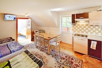 Large holiday home with a beautiful garden